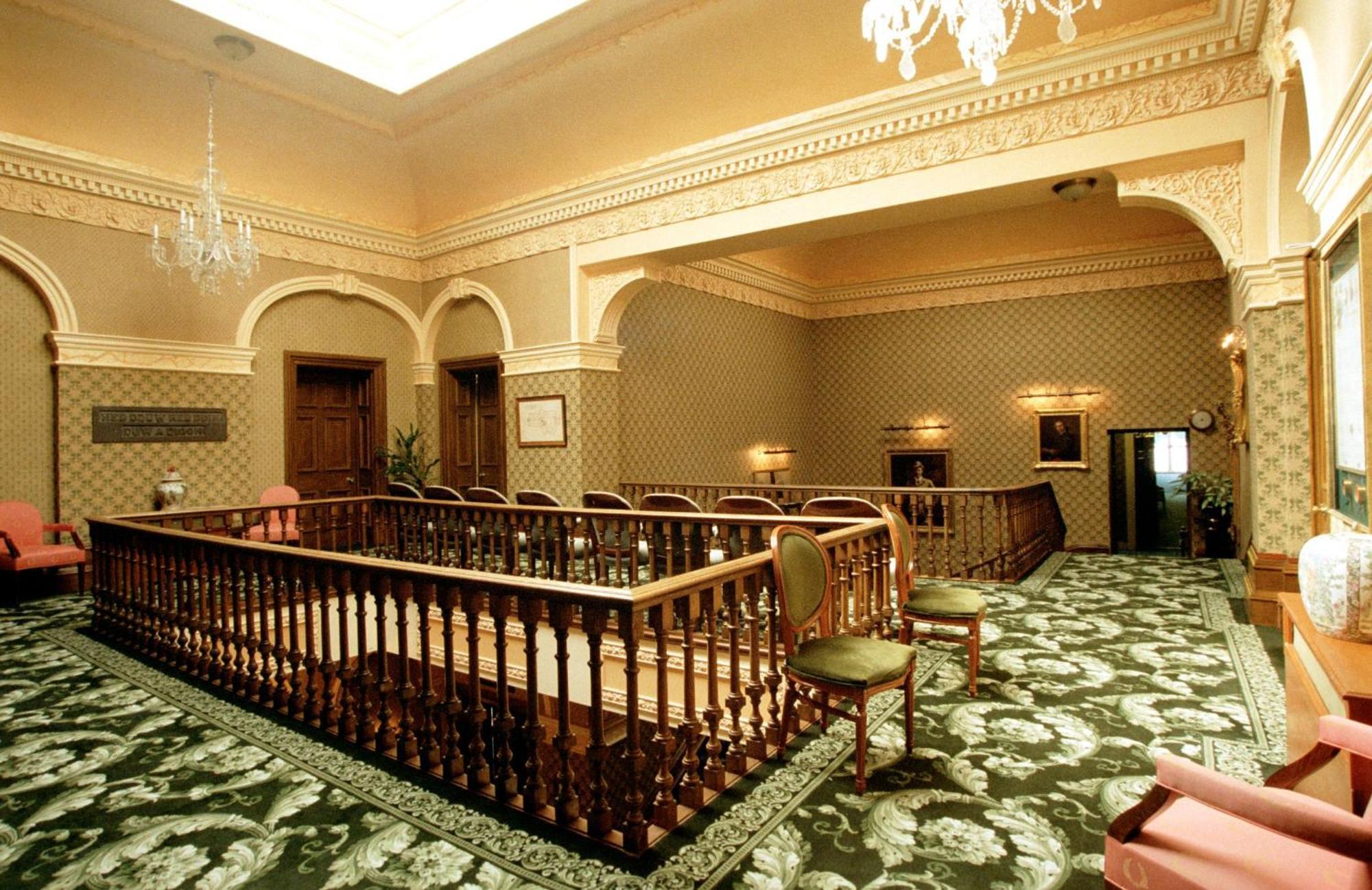 Tre-Ysgawen Hall & Spa Llangefni Extérieur photo